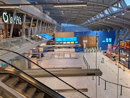vertrekhal van Eindhoven Airport